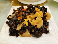 炝炒山珍-椿记烧鹅(叠彩店)