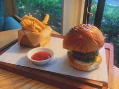 特制牛肉汉堡-EN SPACE恩空间