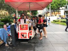 -詹爷爷乌节路街头冰淇淋