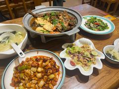 -东来菜馆•手抓海鲜家常菜•海鲜锅贴(鸽子窝店)