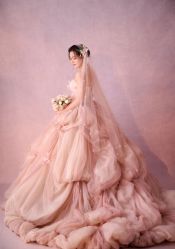 -雪中彩影婚纱摄影·微光艺术中心