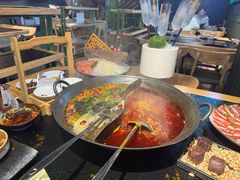 -鹿鸣山草本茶香火锅(园西路店)