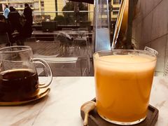 -UNI UNI(环亚凯瑟琳店)