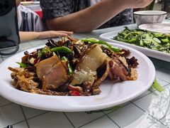 -土砂锅生态山庄·非遗砂锅雅鱼