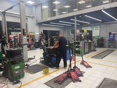 -捷之洁·米其林轮胎汽车维修保养(浦江镇江月路店)