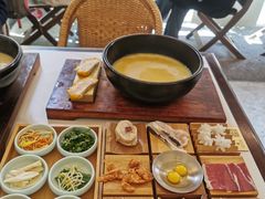 -银米·云南传统过桥米线(双廊黑金冠店)