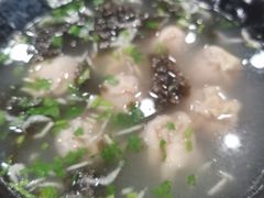 东镇老味道馄饨-老东镇啤酒屋海鲜加工·蒸汽海鲜·海鲜烧烤(台东店)