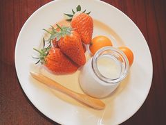 草莓+酸奶-杭州西子湖四季酒店-WL BISTRO西湖餐厅(灵隐路店)