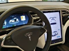 -TESLA 特斯拉(上海太古汇体验店)