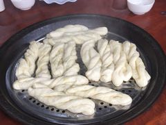 -粘豆包柴火铁锅炖