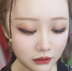 点击看大图 -爱伊人婚纱礼服美妆馆