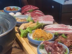 -明洞阿姨·韩式酱蟹烤肉·创意料理(三元桥店)