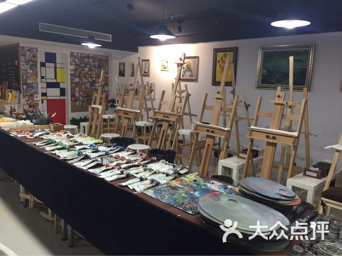 艺术里 油画体验画室(湖滨店)图片 - 第2张