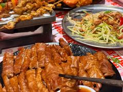 -威记烧嘢·南宁烧烤·超级生牛(绿地店)