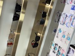 -视野联行眼镜•蔡司•依视路(温江店)