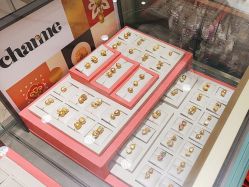 -周生生Chow Sang Sang(新世界店)