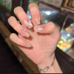 -初心纹眉洗眉·美睫专业店