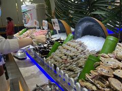 -锤头鲨毛肚海鲜烤肉自助餐厅(国购广场店)