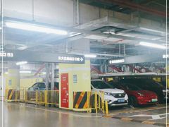 -白玉兰广场停车场