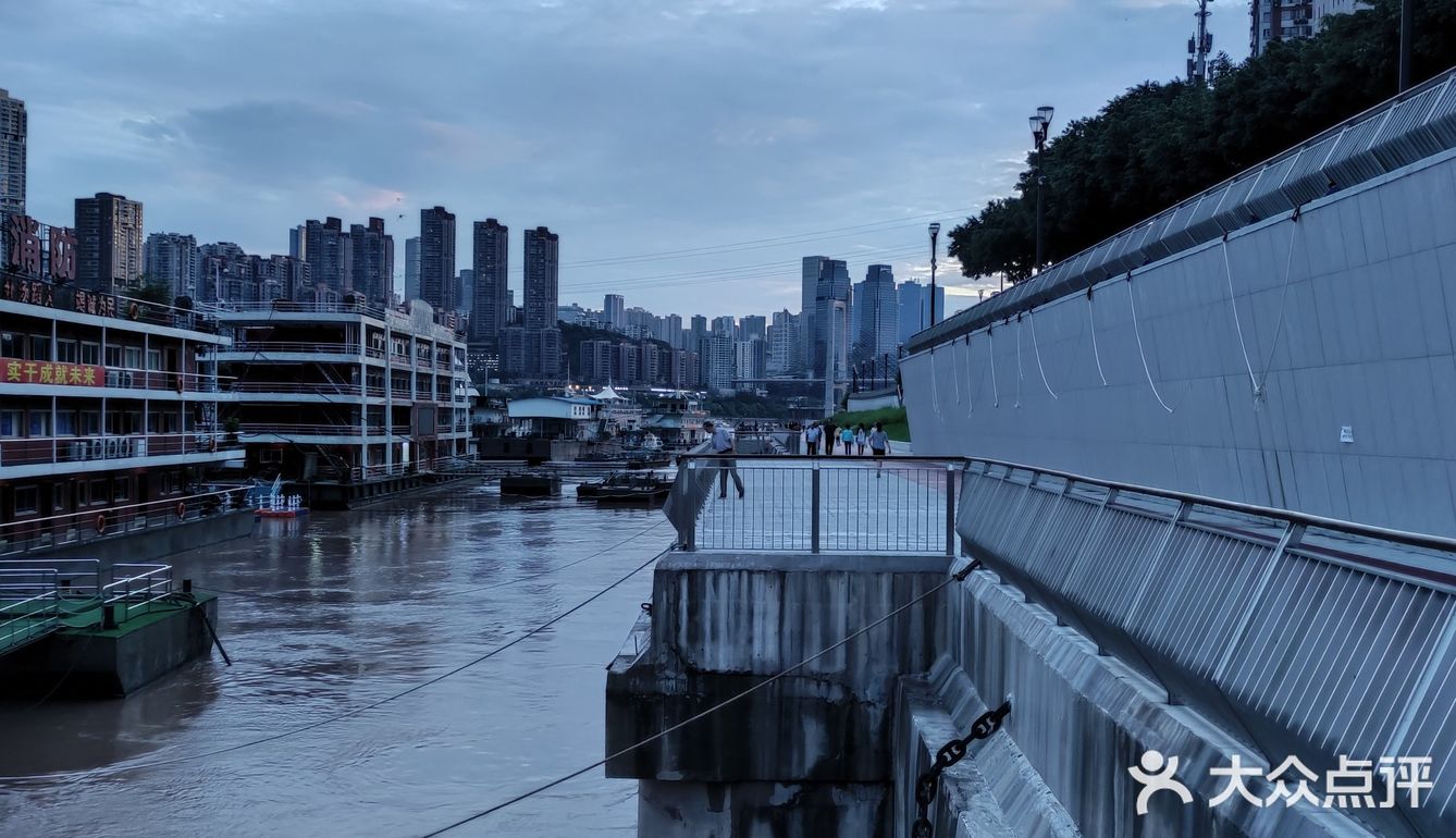 有些情感走到了尽头，就欣然接受吧。「长滨路」