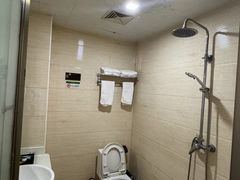 -昆季酒店(深圳坂田五和地铁站店)