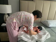 -爱的果实月嫂育婴师(世纪东方店)