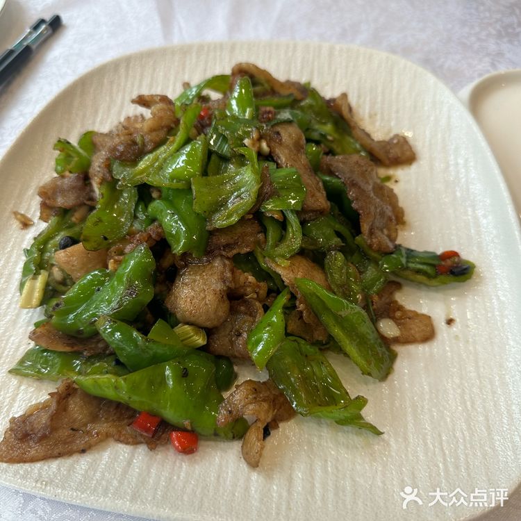 尤其是小乳鸽比某小汤要大，味儿更足。最最重要的是