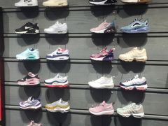 -NIKE品牌体验店(金源新燕莎店)