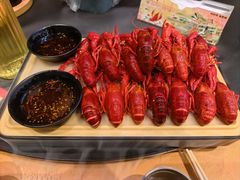 -肥肥虾庄·金牌油焖大虾(汉口城市广场店)