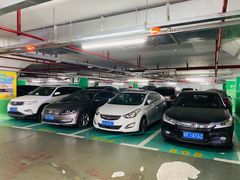 -龙湖天街-停车场