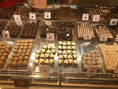 -VENCHI 闻绮(北京国贸商城店)