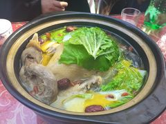 土鸡煲-国生茶庄·地道农家菜团建活动