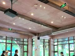 -横琴湾畔餐厅(长隆海洋王国白鲸剧场店)