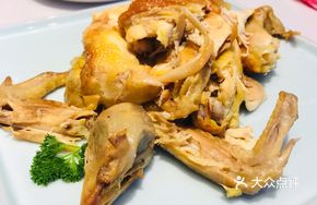 Old-Style Smoked Three-Yellow Chicken