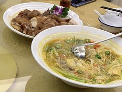 酸汤牛肉-老乡村美食农庄