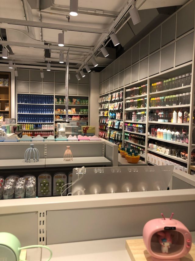 名创优品(万科时代中心店)