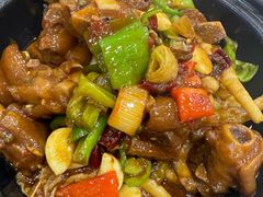 姜辣凤爪烧猪蹄-江城燕子大排档(江汉路步行街店)