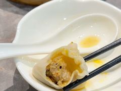 -莱莱小笼·乔艾