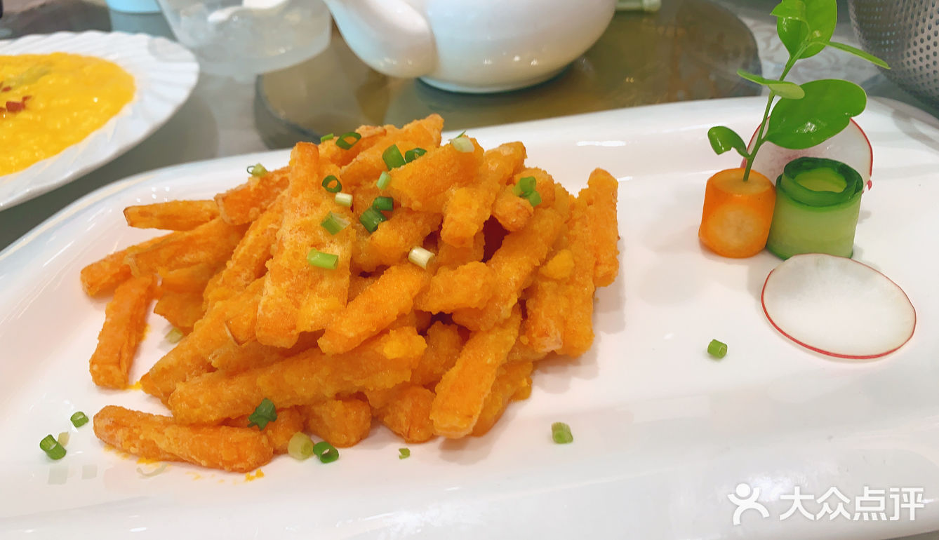苏轼是一个会吃爱吃，又会烹饪的全能吃货，尤其喜爱吃鱼