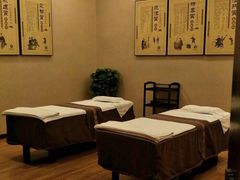 -灸春堂·艾灸·痛症·整脊连锁(之江银泰店)