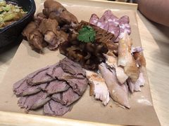 -关东小磨东北菜(上海长风大悦城店)