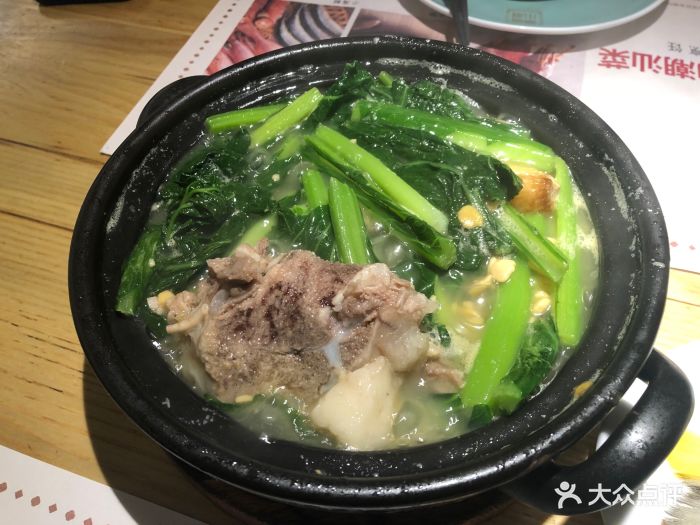 潮汕小厨(宝安壹方城店)筒骨春菜煲图片