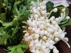 -虾弄弄海派小龙虾·牛羊蝎子火锅