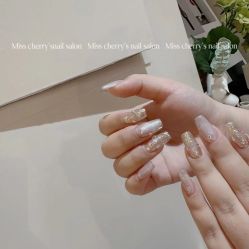 -花系美·美甲美睫精品店