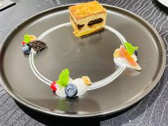 -深圳富苑皇冠假日套房酒店
