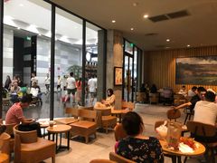 用餐区-星巴克臻选(武汉经开永旺梦乐城店)