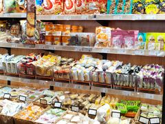 面包甜点陈列柜-来伊份(前进西路万象汇店)