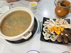 -蘑统田下·野生菌火锅
