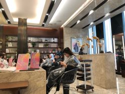 -AKOZO Beauty Salon