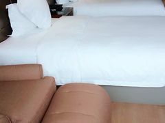 -武汉光谷广场杨家湾地铁站怡程酒店